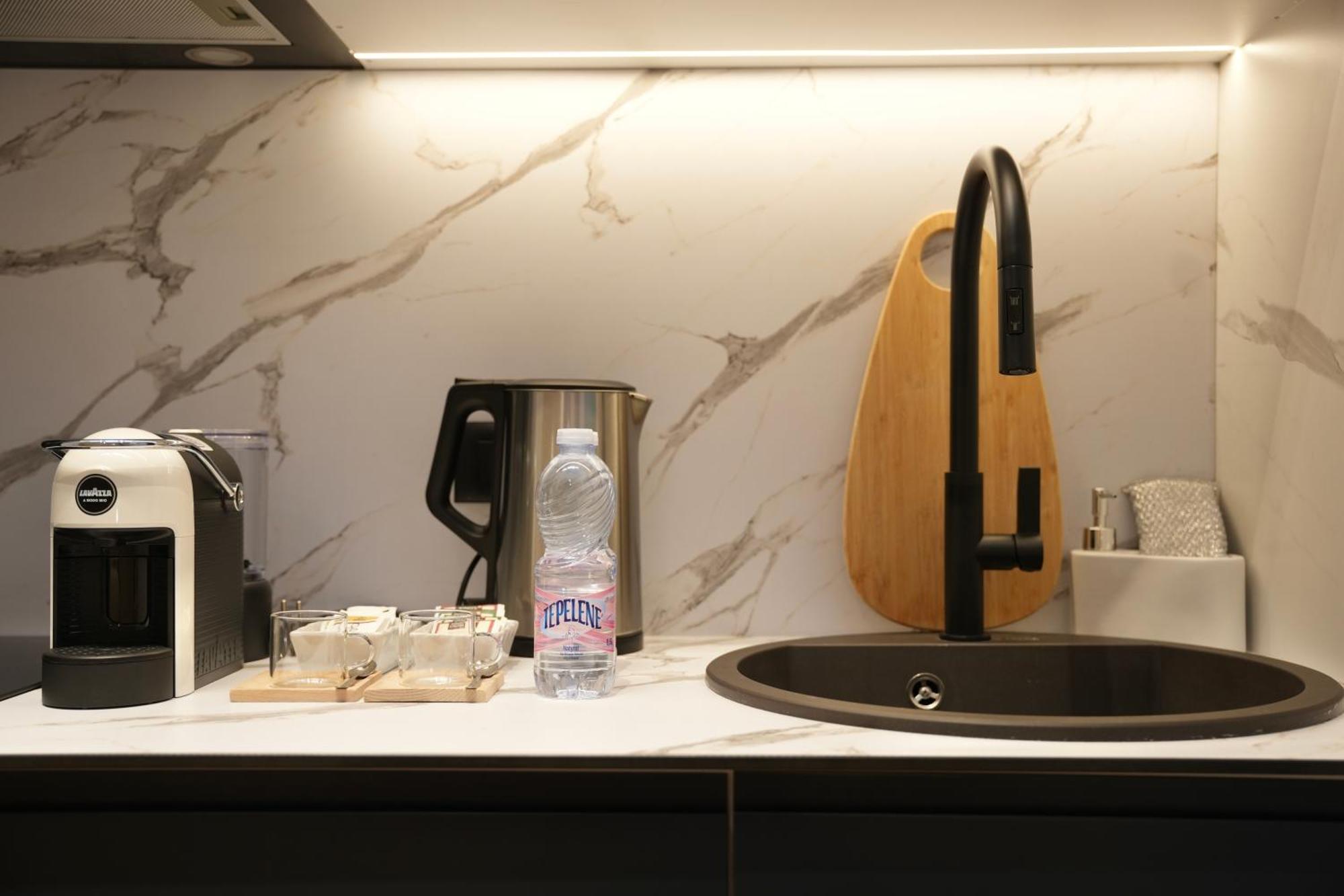 Nea Deluxe Apart-Hotel Tirana Kültér fotó